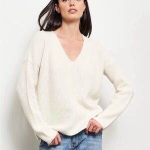 La Ligne Toujours Cream V-Neck Cashmere Sweater